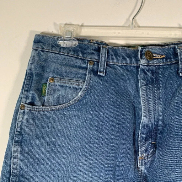 Cabela’s Shorts size 34” Medium Wash Cut Off Denim Jean Shorts - Picture 3 of 9